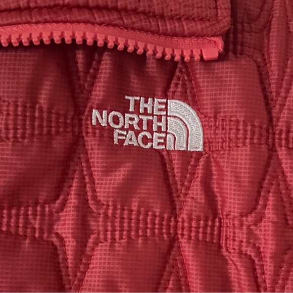 North Face ❤️ Lightweight Puffer Jacket - Picture 3 of 11